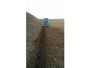 挖溝可是微型挖掘機(jī)的強(qiáng)項(xiàng)