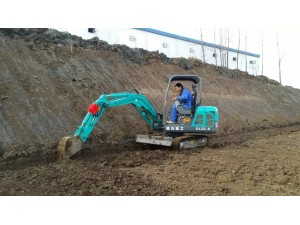 挖溝可是微型挖掘機(jī)的強(qiáng)項(xiàng)