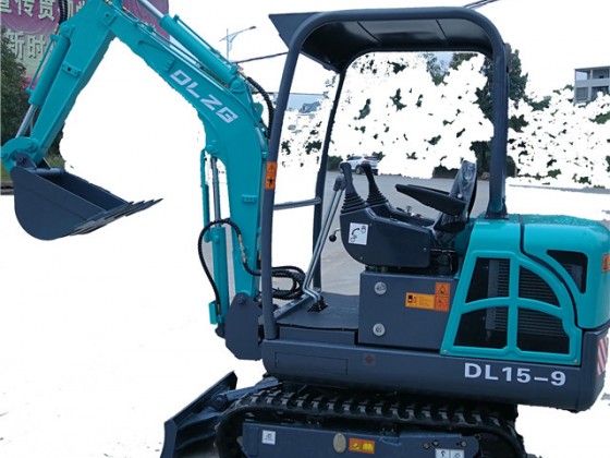 德力15-9小型鉤機，農(nóng)田果園專用