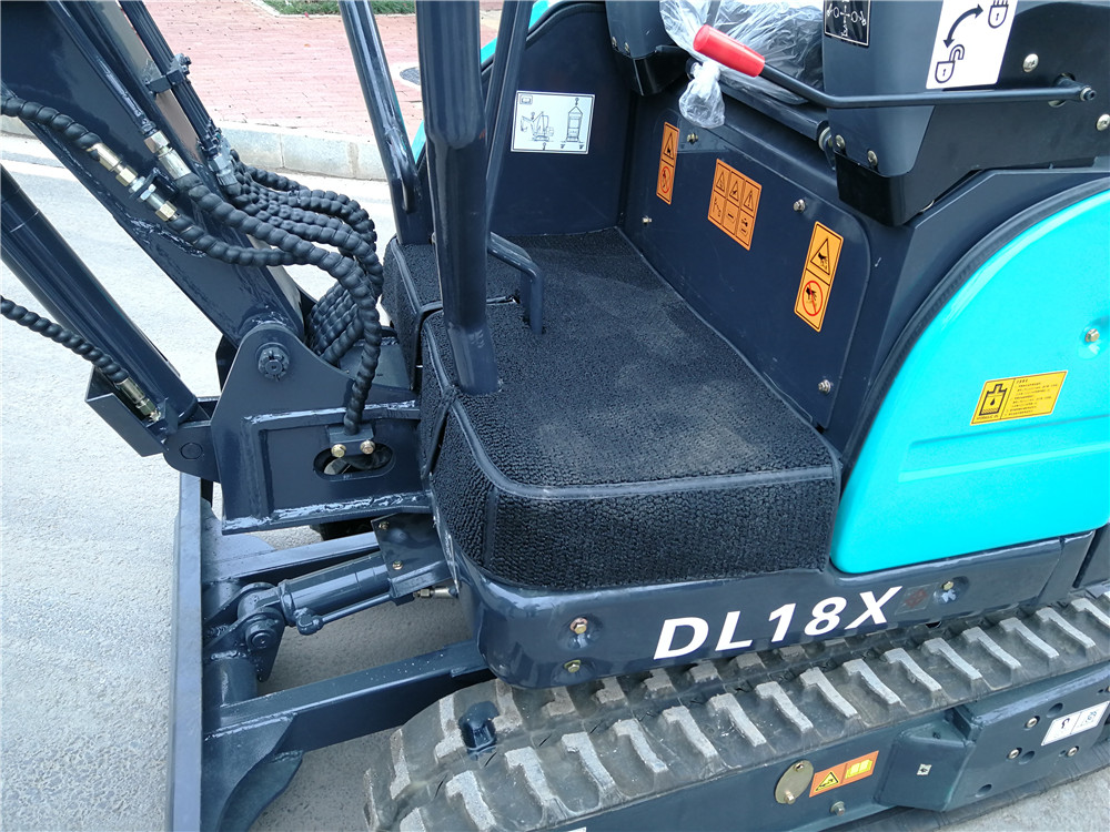 北京市德力超迷你微小型挖掘機，多功能挖溝機，小型挖掘機